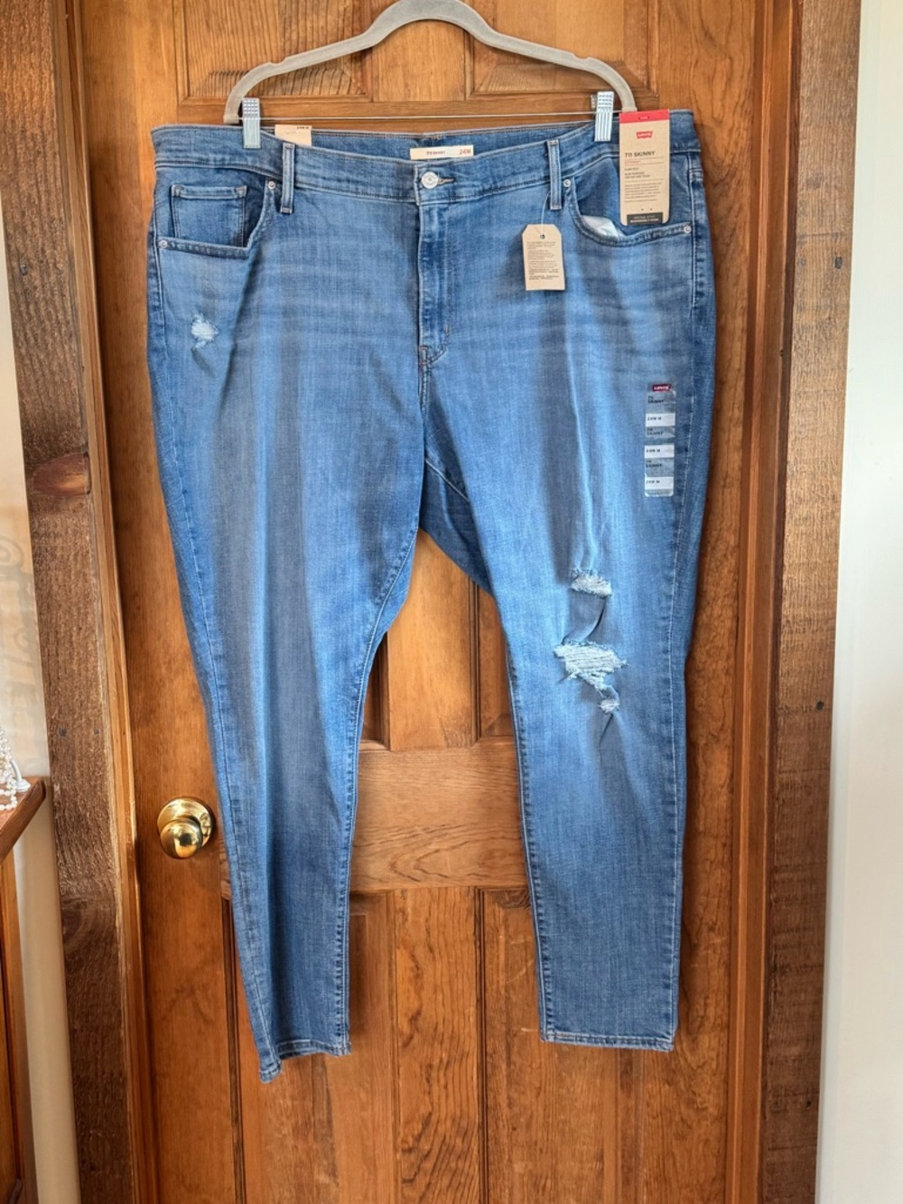 Levi’s 711 Skinny Jeans with Slight Distressing - Size 24WM - NWTs